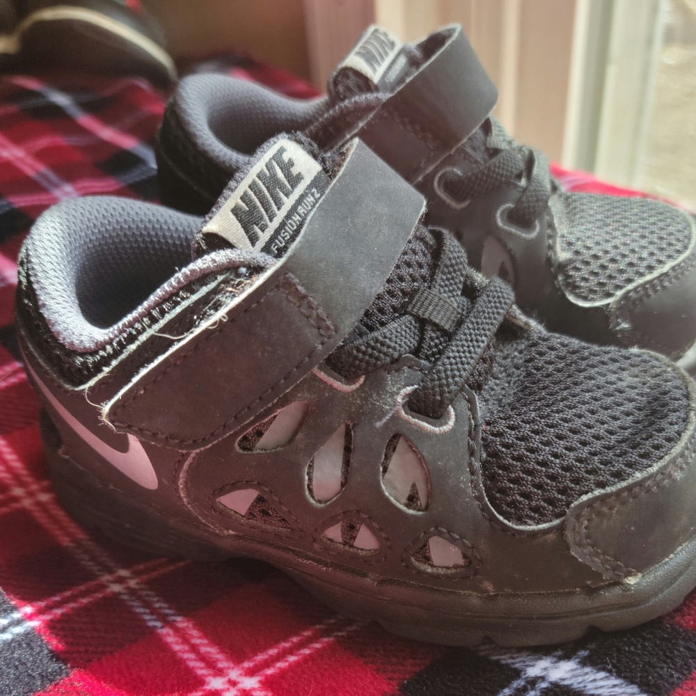 Lot of 5 kids shoes - Picture 3 of 11